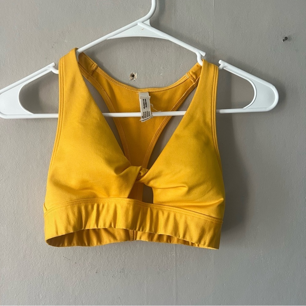 PINK Victoria’s Secret Ultimate Lightly Lined Yellow Sports Bra Size XS